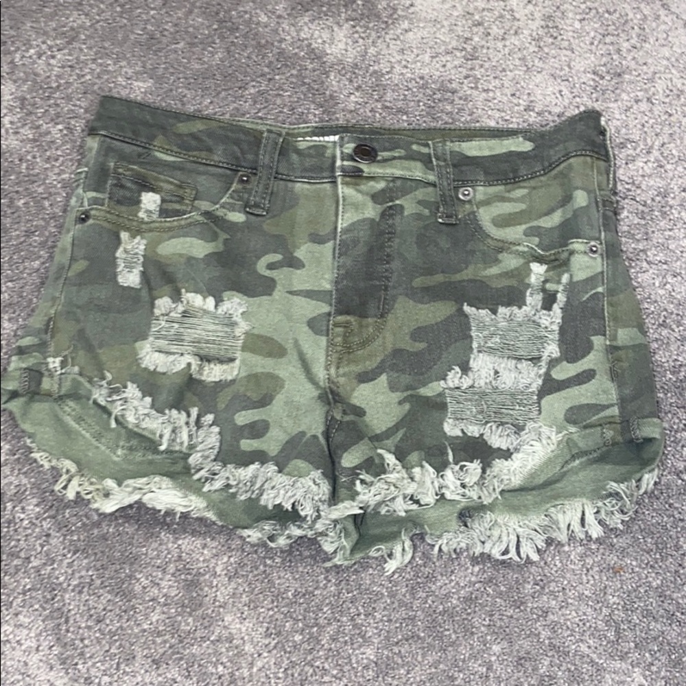 camo high rise shorts